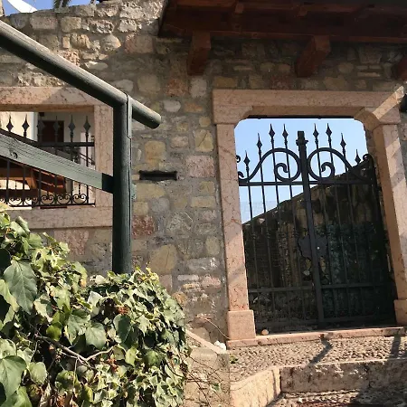 Castello Villa *